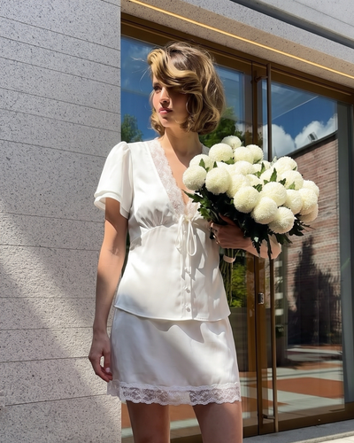 Damen-Fashion-Set mit taillenschnürender Spitze und kurzen Ärmeln
