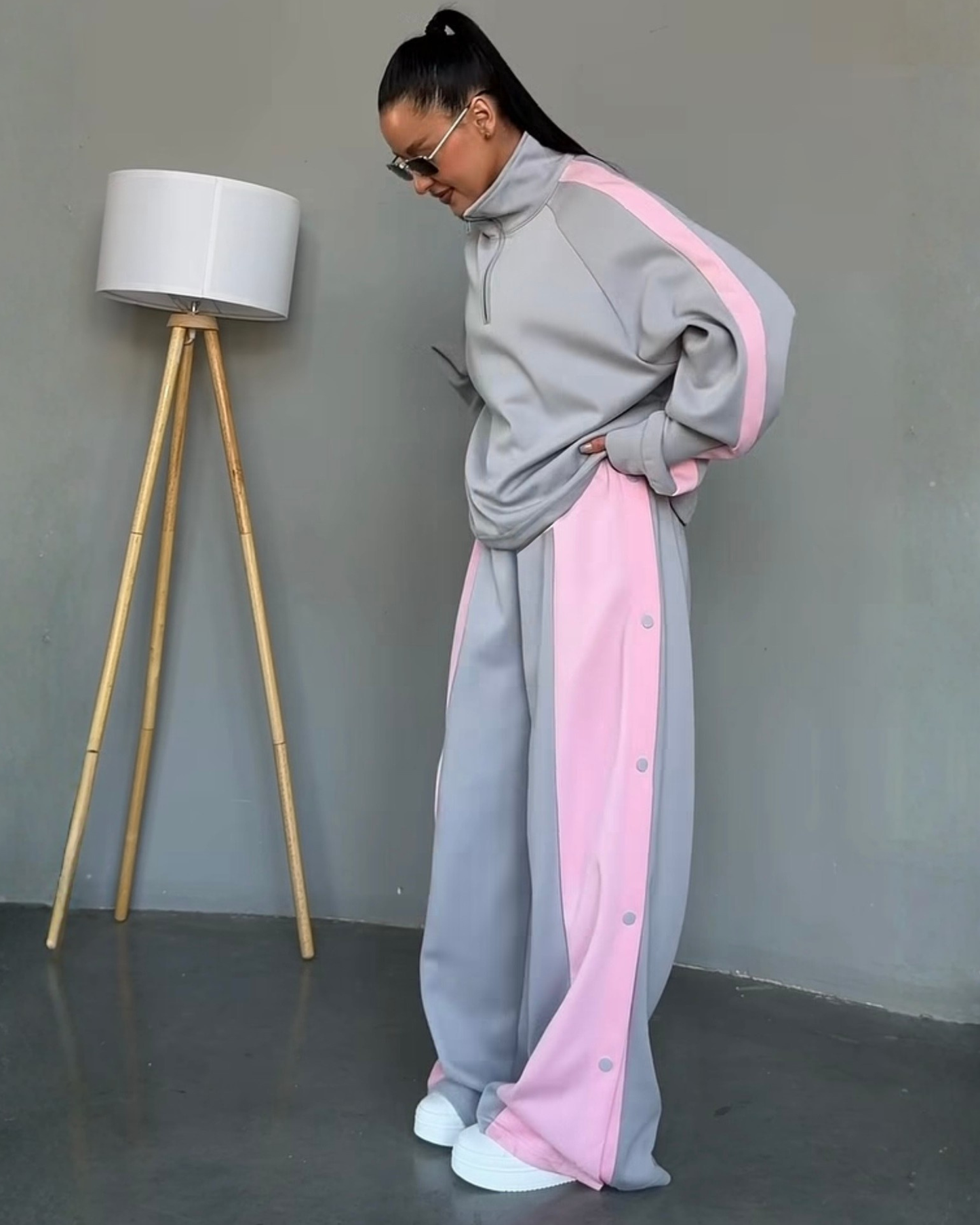 Oversized Quarter-Zip Sweatshirt Set Women with wide Leg Sweatpants .