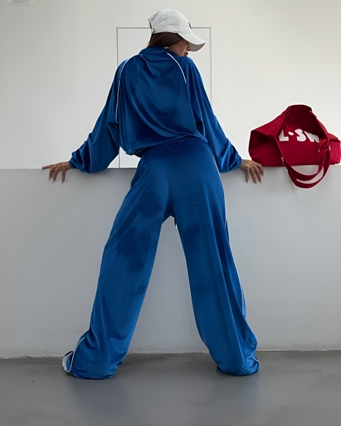 Oversized Cropped Zip Up Hoodie and Wide Leg Sweatpants⁠ Velour Tracksuit Set