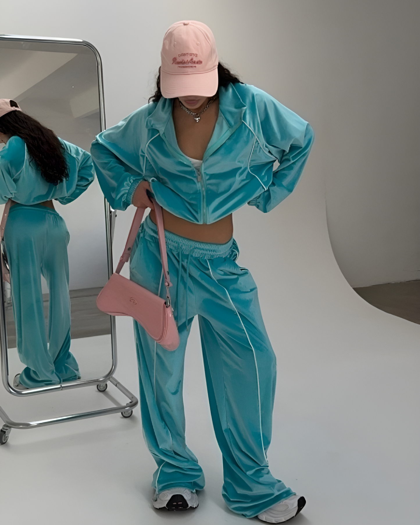Oversized Cropped Zip Up Hoodie and Wide Leg Sweatpants⁠ Velour Tracksuit Set