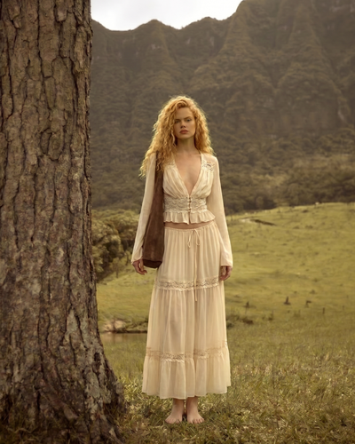 Böhmisches zweiteiliges Maxi-Set aus Spitze – Langärmliges Crop-Top und gestufter Rock