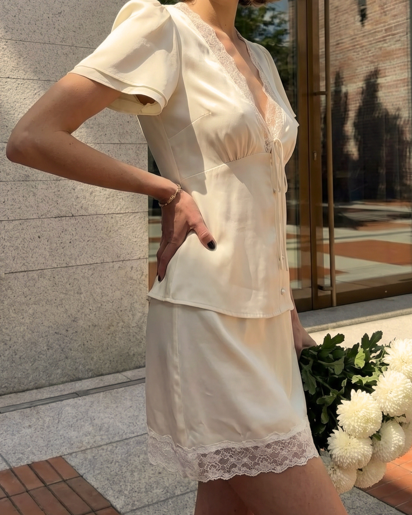 Damen-Fashion-Set mit taillenschnürender Spitze und kurzen Ärmeln