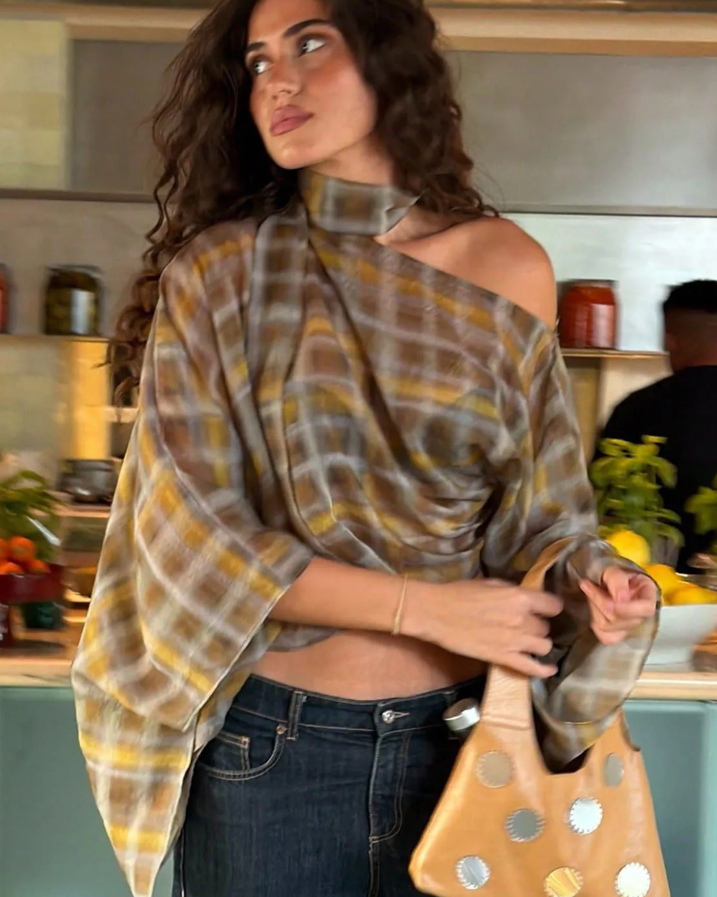 Asymmetrisches Drapier-Top mit Schal