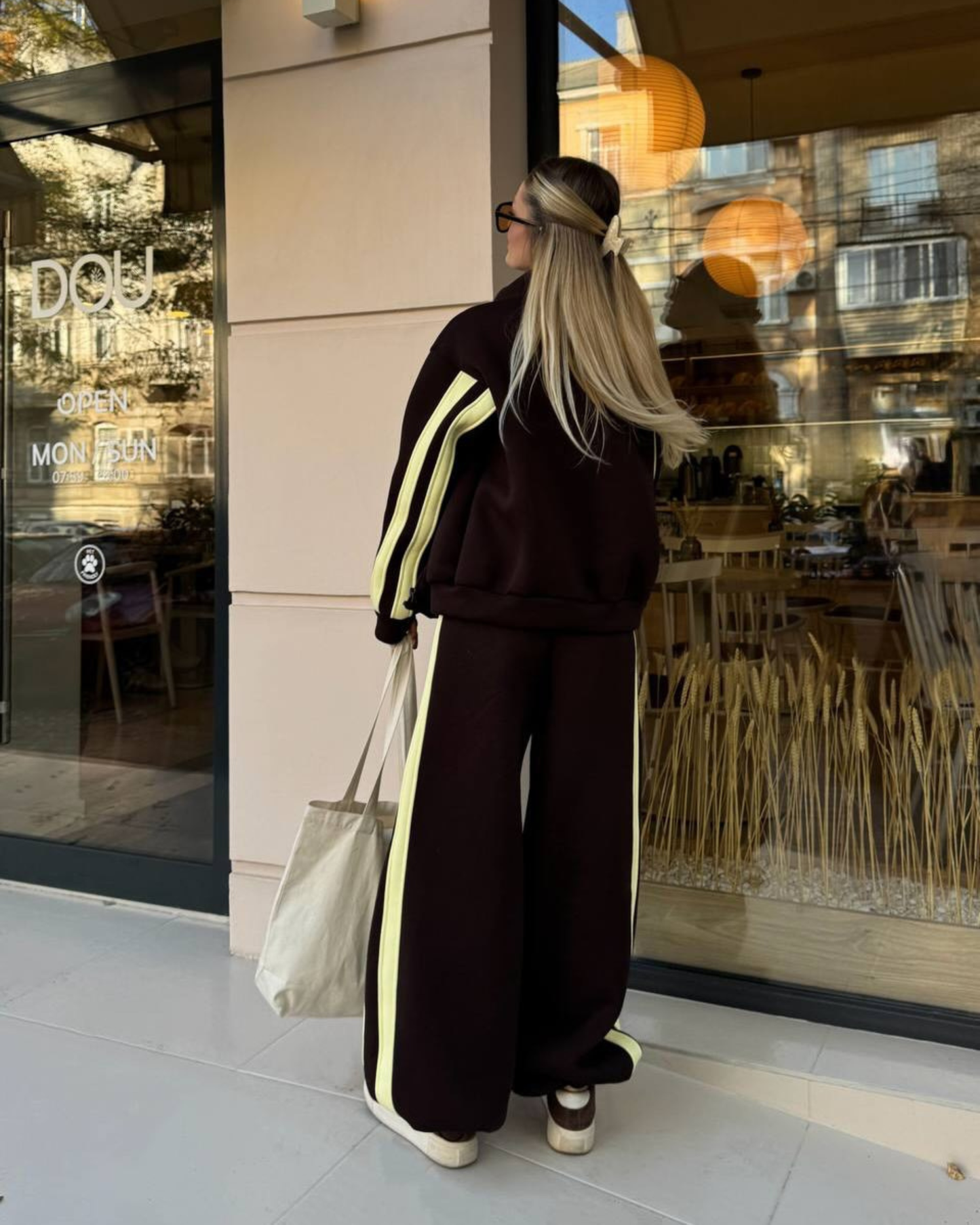 Side stripe relaxed fit oversized tracksuit set for women