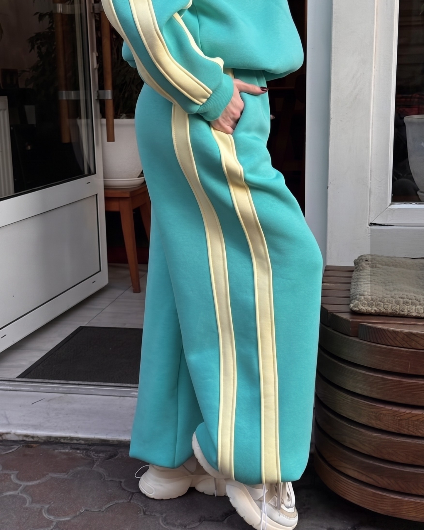 Side stripe relaxed fit oversized tracksuit set for women