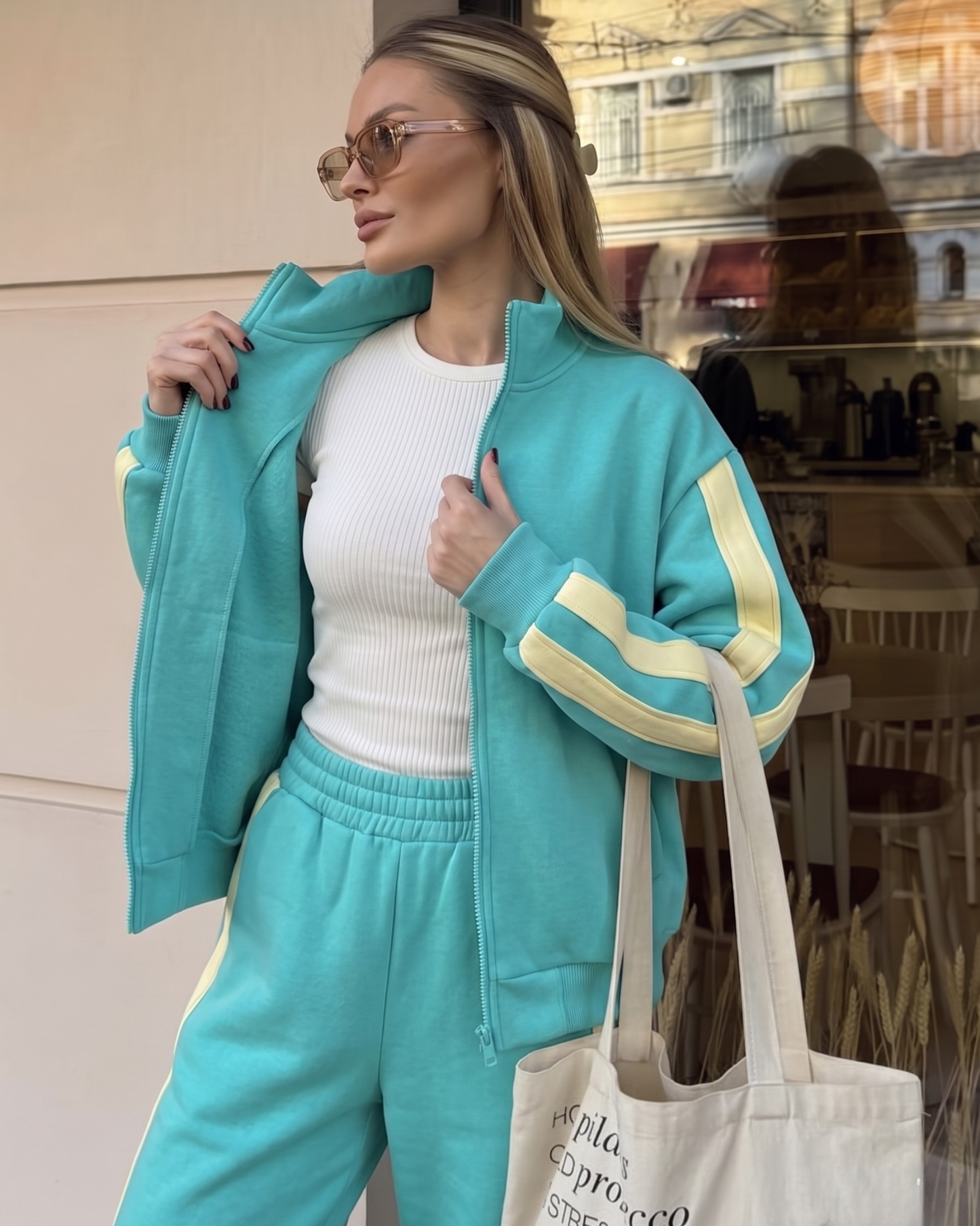 Side stripe relaxed fit oversized tracksuit set for women
