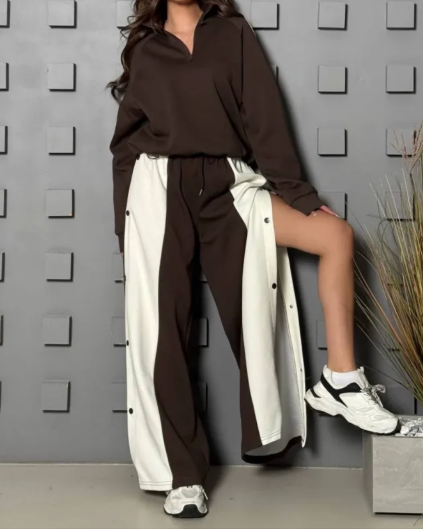 Oversized Quarter-Zip Sweatshirt Set Women with wide  Leg Sweatpants .