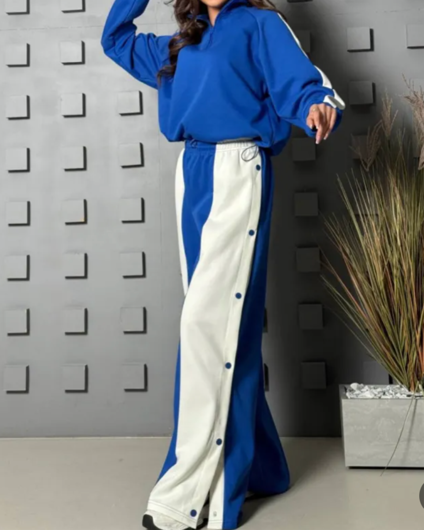 Oversized Quarter-Zip Sweatshirt Set Women with wide  Leg Sweatpants .
