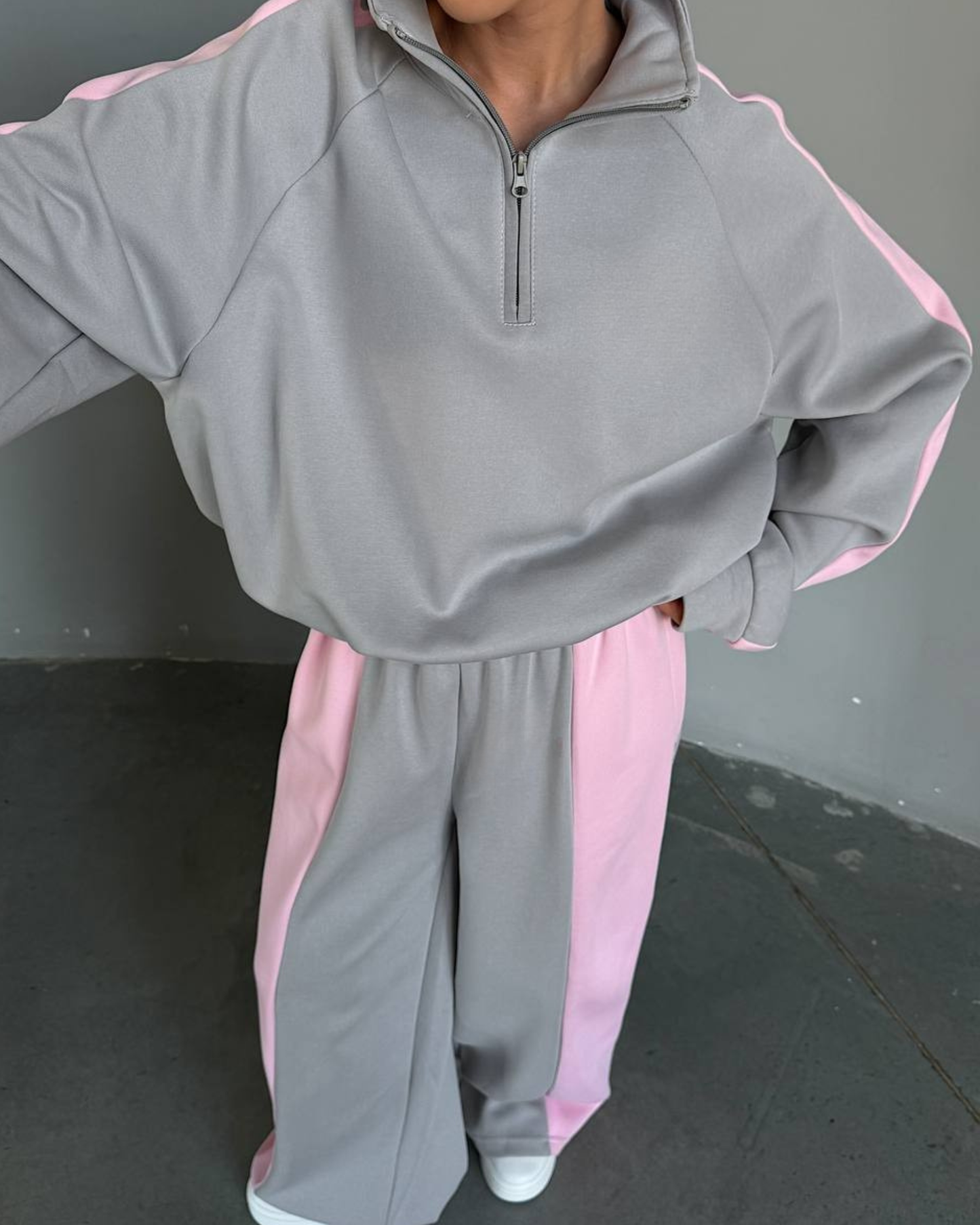 Oversized Quarter-Zip Sweatshirt Set Women with wide  Leg Sweatpants .